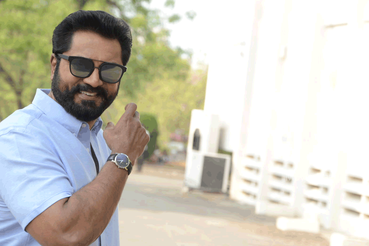 sarath-kumar-stills-at-nenorakam-press-meet